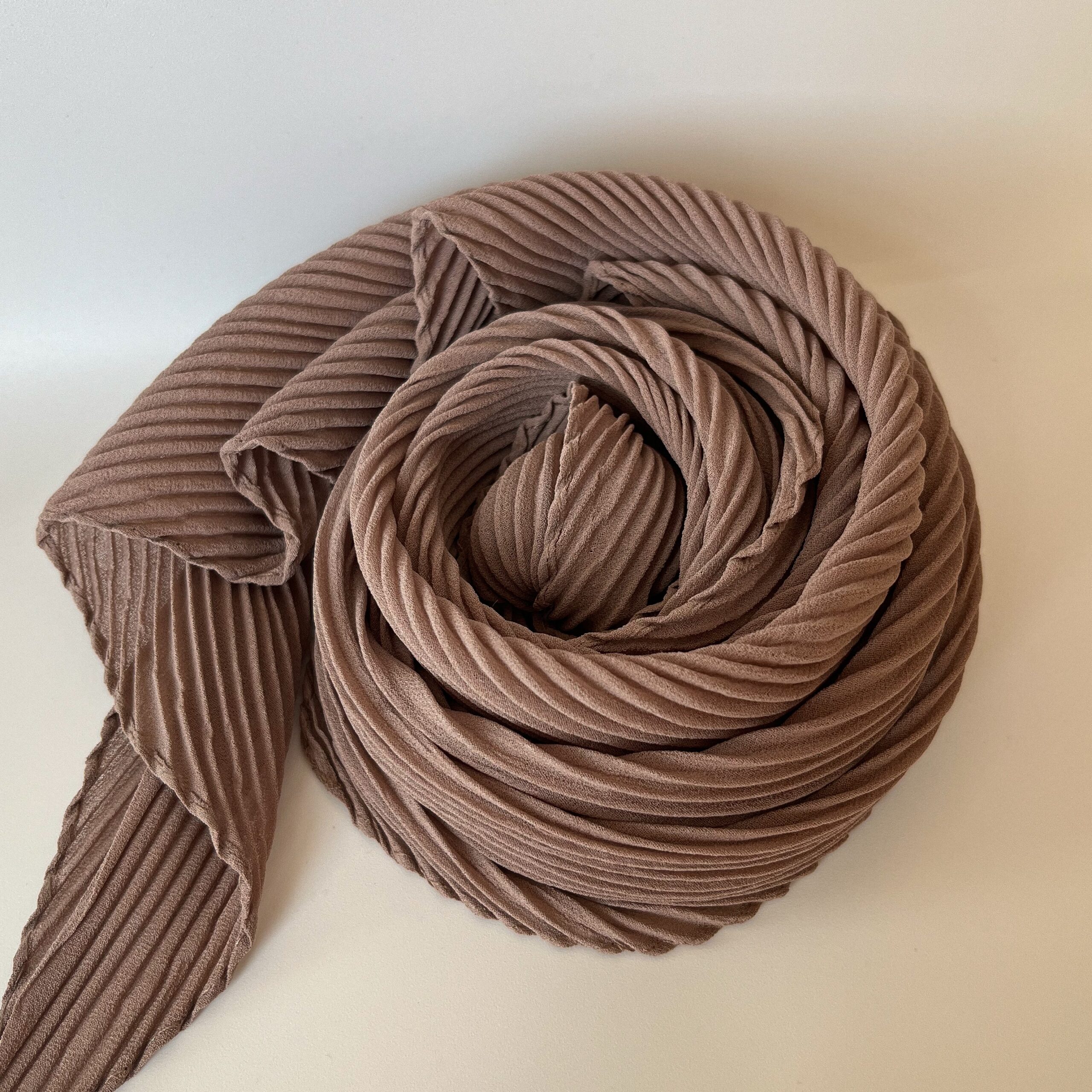 Косынка гофре, какао — изображение 3