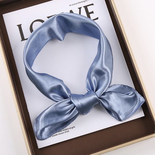 Атласный платок, голубой