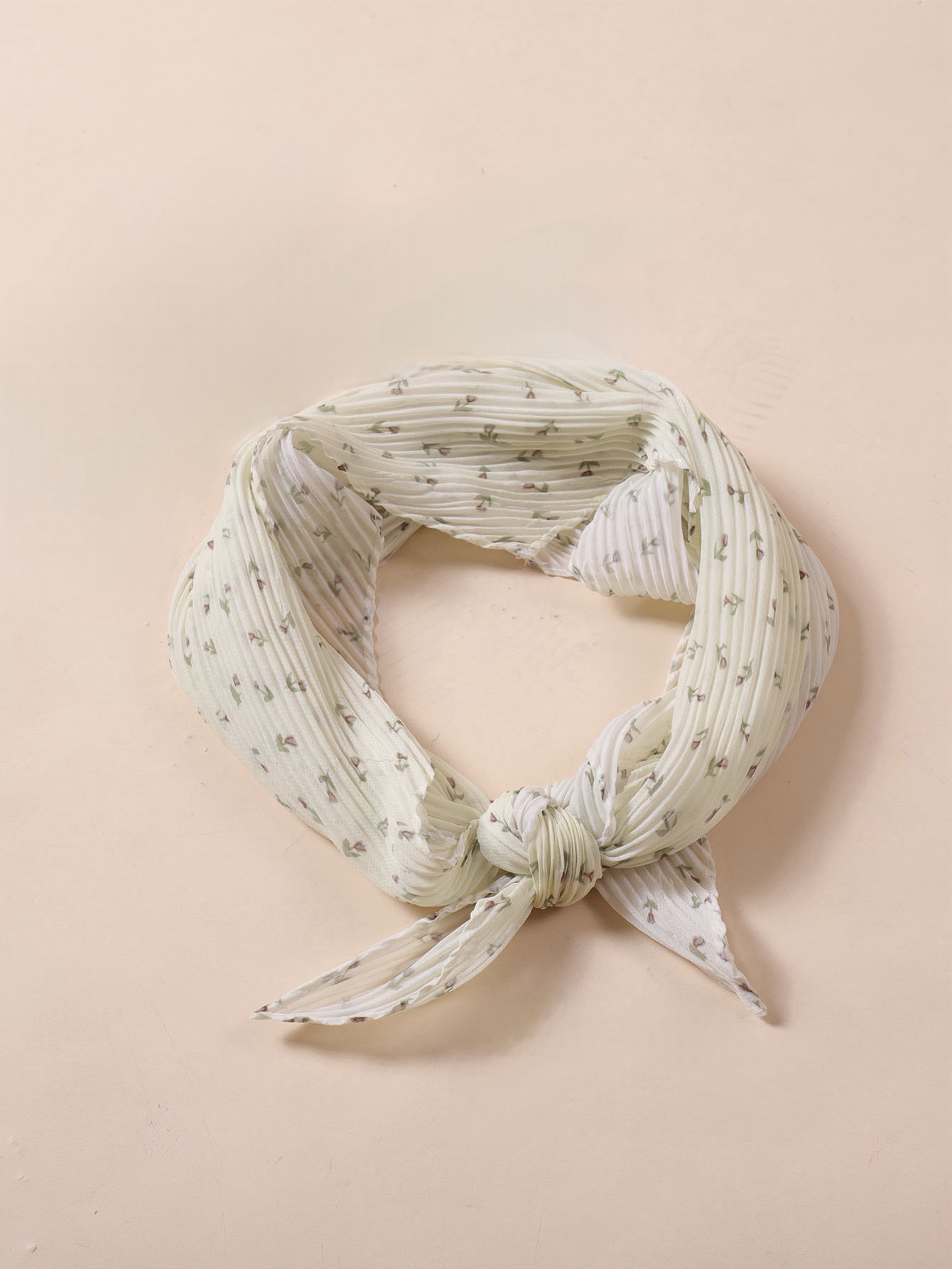 Косынка гофре из шифона, сливочный в цветочек