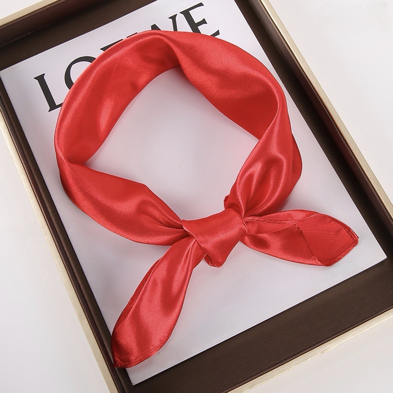 Атласный платок, алый