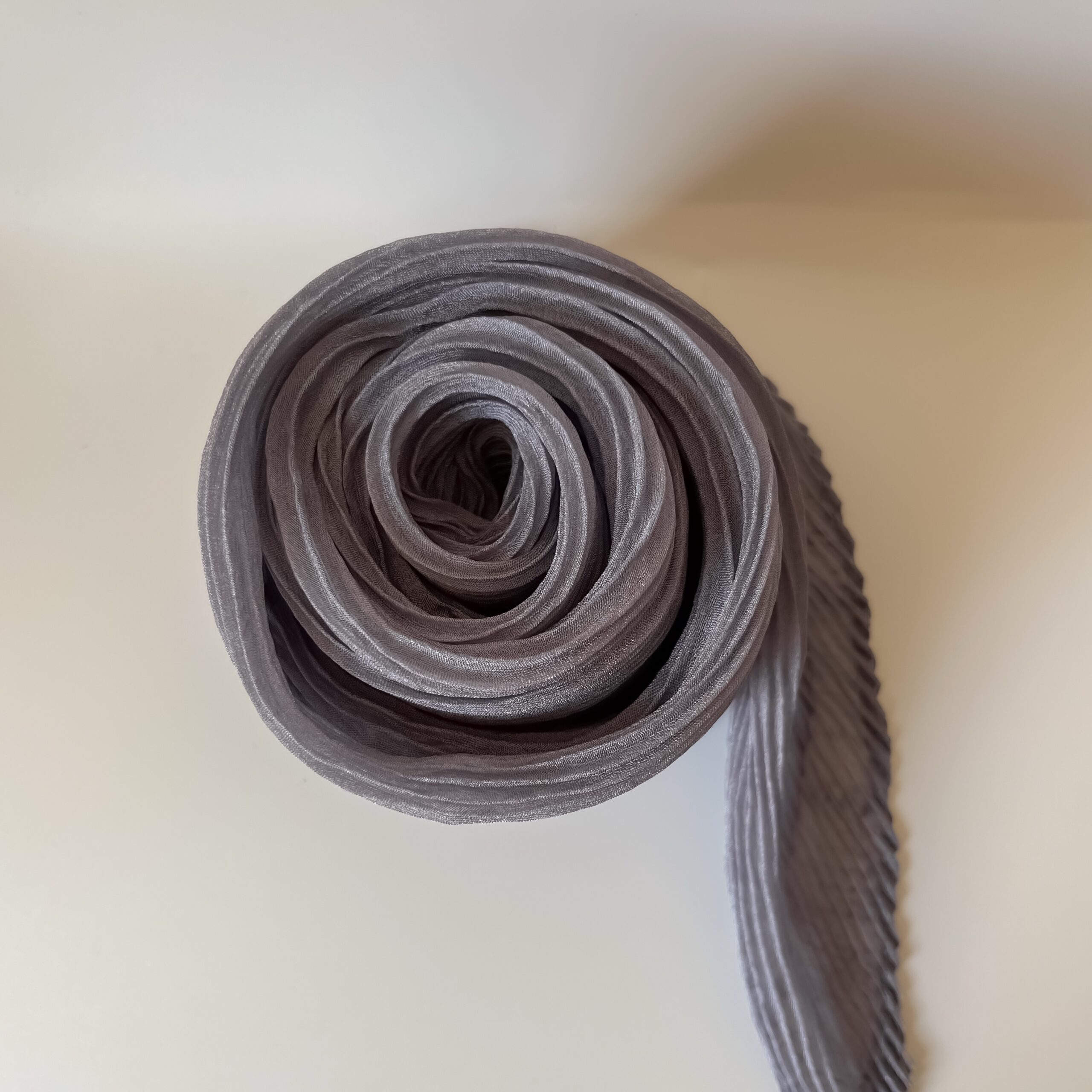 «Воздушная гофре» из тонкого шифона, серый (Maxi)