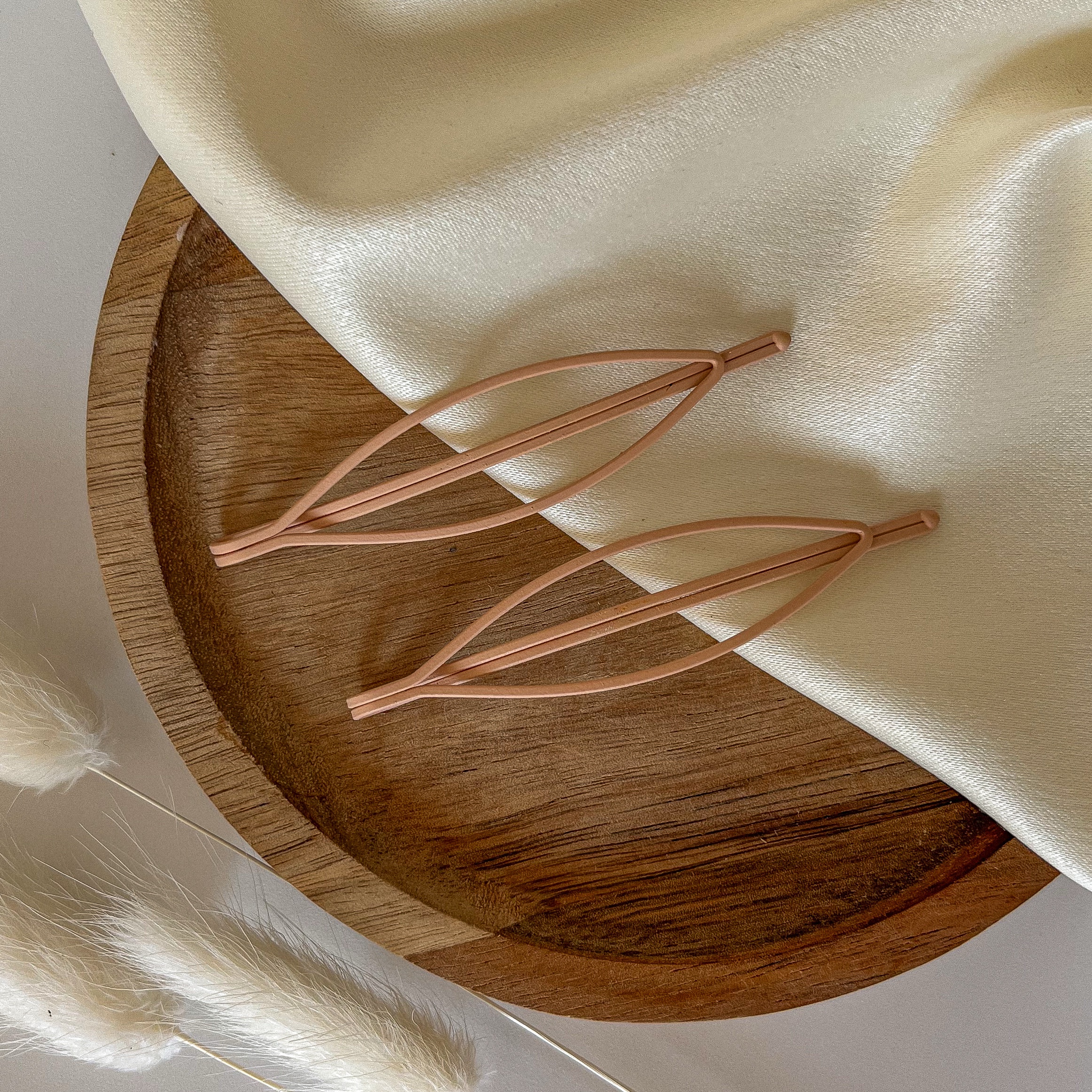 Невидимки «миндаль», бежевые